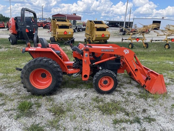 2009 KUBOTA L3400HST